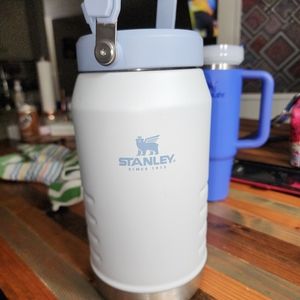 Stanley Ice Flow Classic Jug 64 oz